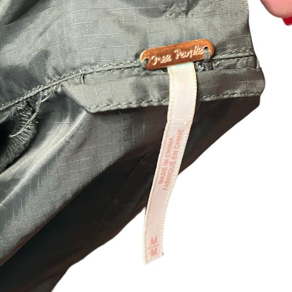 FREE PEOPLE EUC Green Light Weight Open Jacket with an attached hood size Medium - Picture 3 of 12